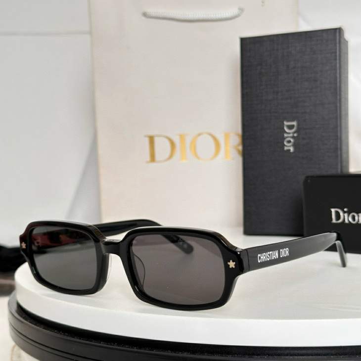 Picture of Dior Sunglasses _SKUfw77709921fw